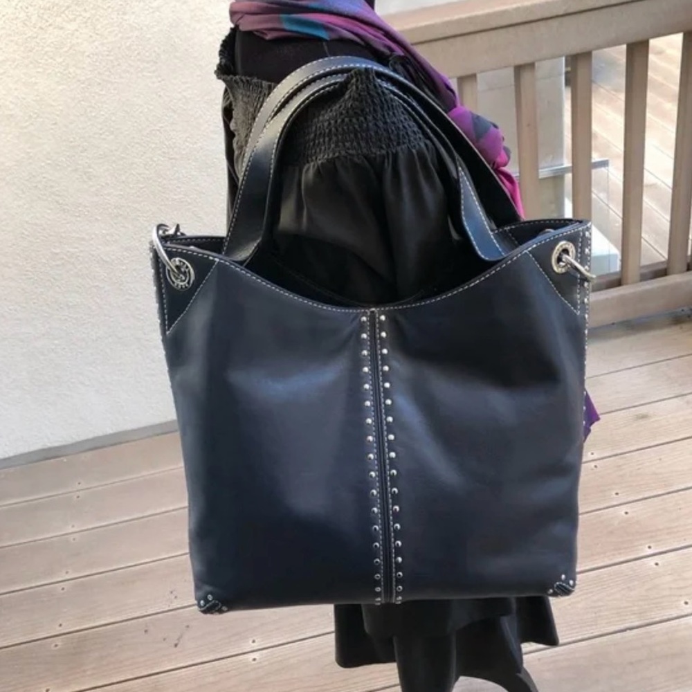Michael Kors Astor Large Shoulder Bag EUC - Picture 3 of 5